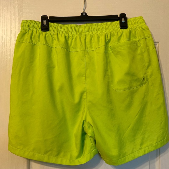 Mens Nike lime green shorts - Picture 3 of 4